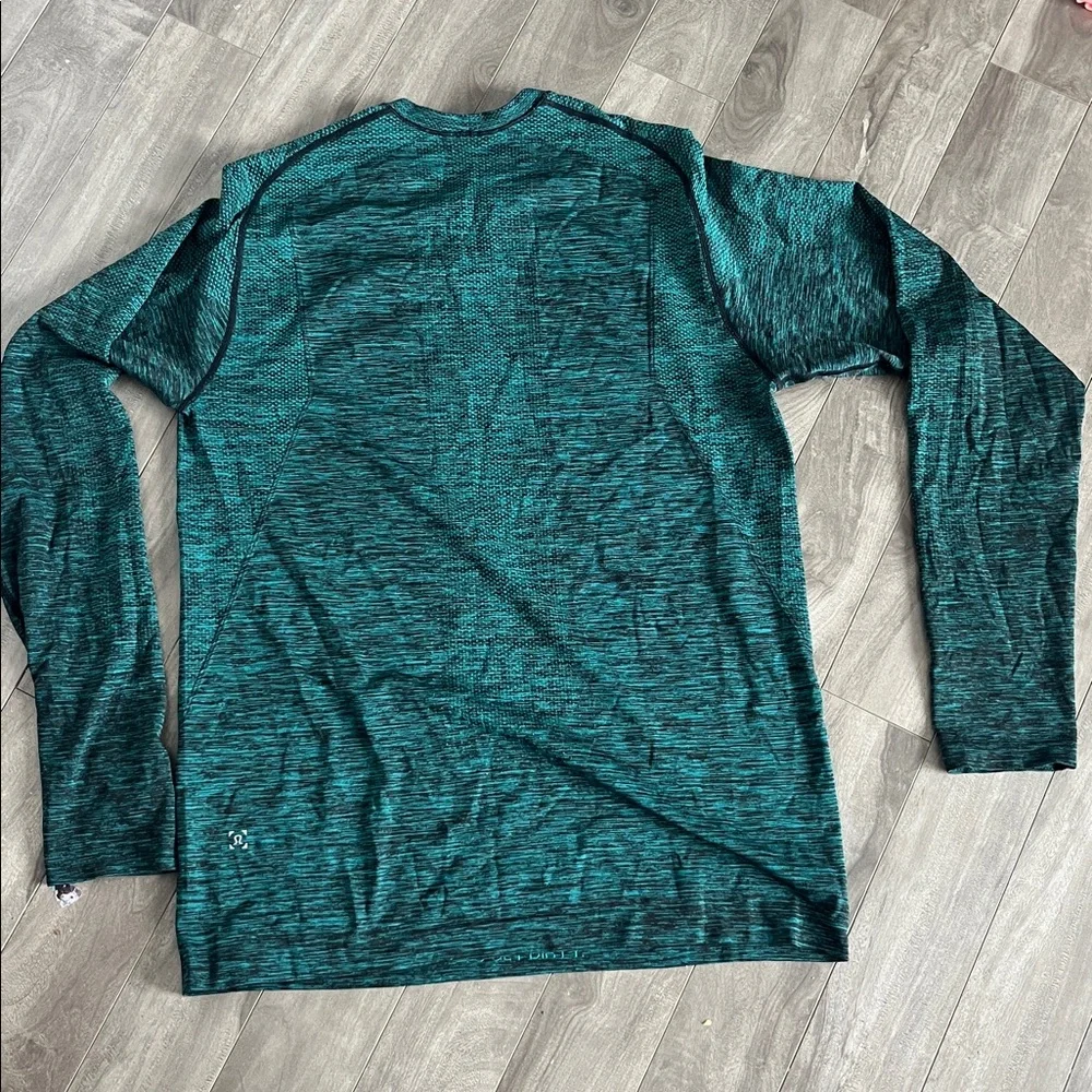 Lululemon Metal Vent Tech Long Sleeve
Spirit Green / Black - Picture 9 of 12